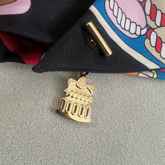 Hermès La Patisserie Francaise Chaem Silk Twilly - Picture 5 of 6